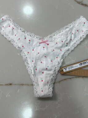 🌸 RARE SKIMS Cotton Lace Thong • Vintage Rose • XS • NWT 🌹✨☁️
